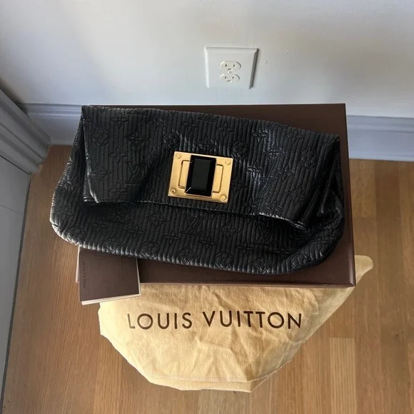 Louis Vuitton Altair Clutch Quilted Monogram Leather in Noire - Picture 1 of 15